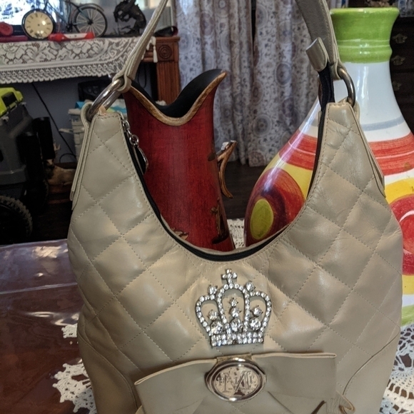 My flats in London purse - Picture 4 of 10